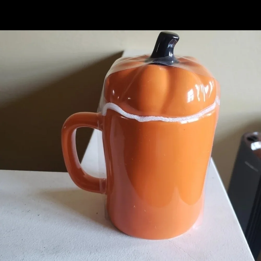 Rae Dunn SPOOKY Mug with PUMPKIN Topper - Halloween Coffee cup - ORANGE - Cerami